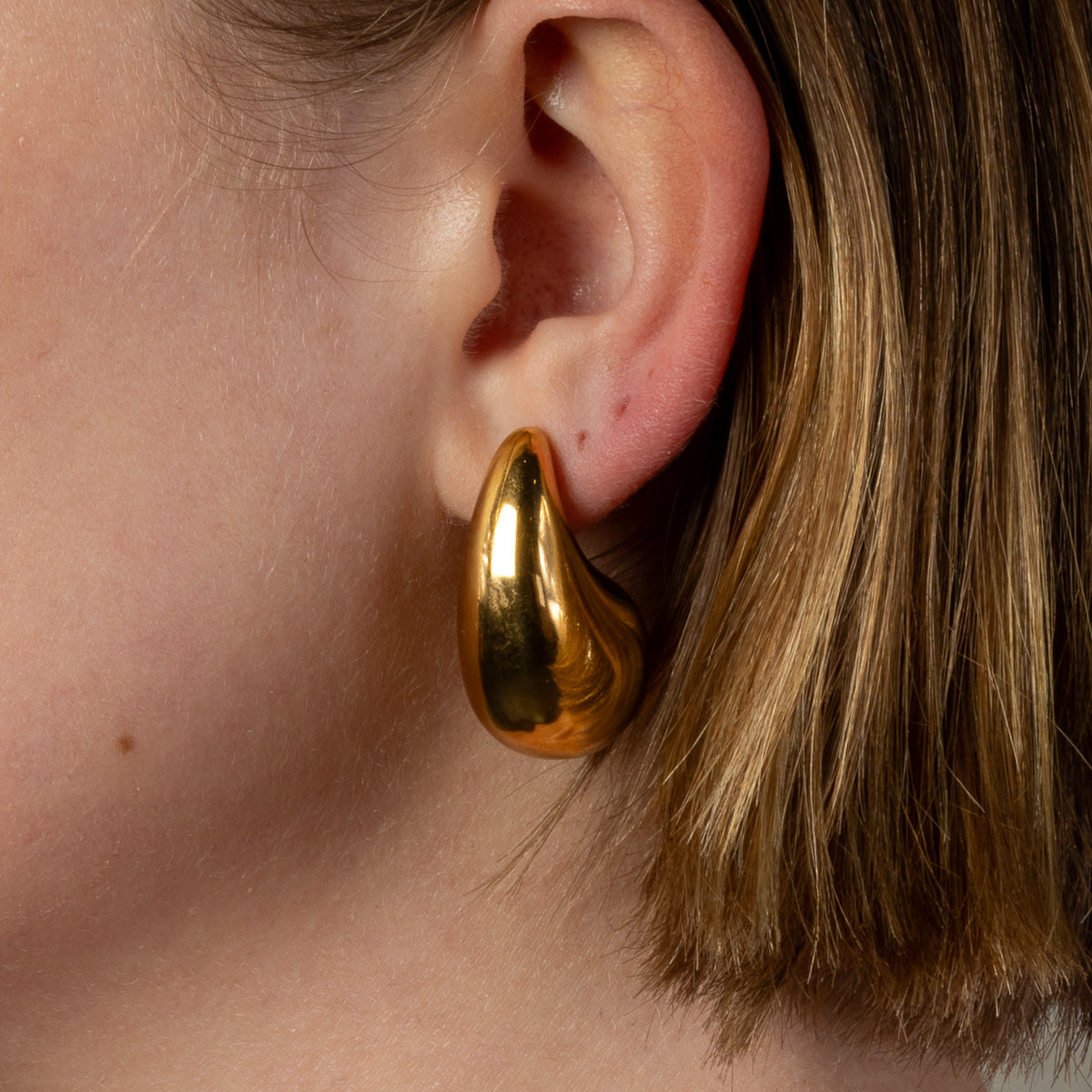 ESSIE EARRINGS - Gold