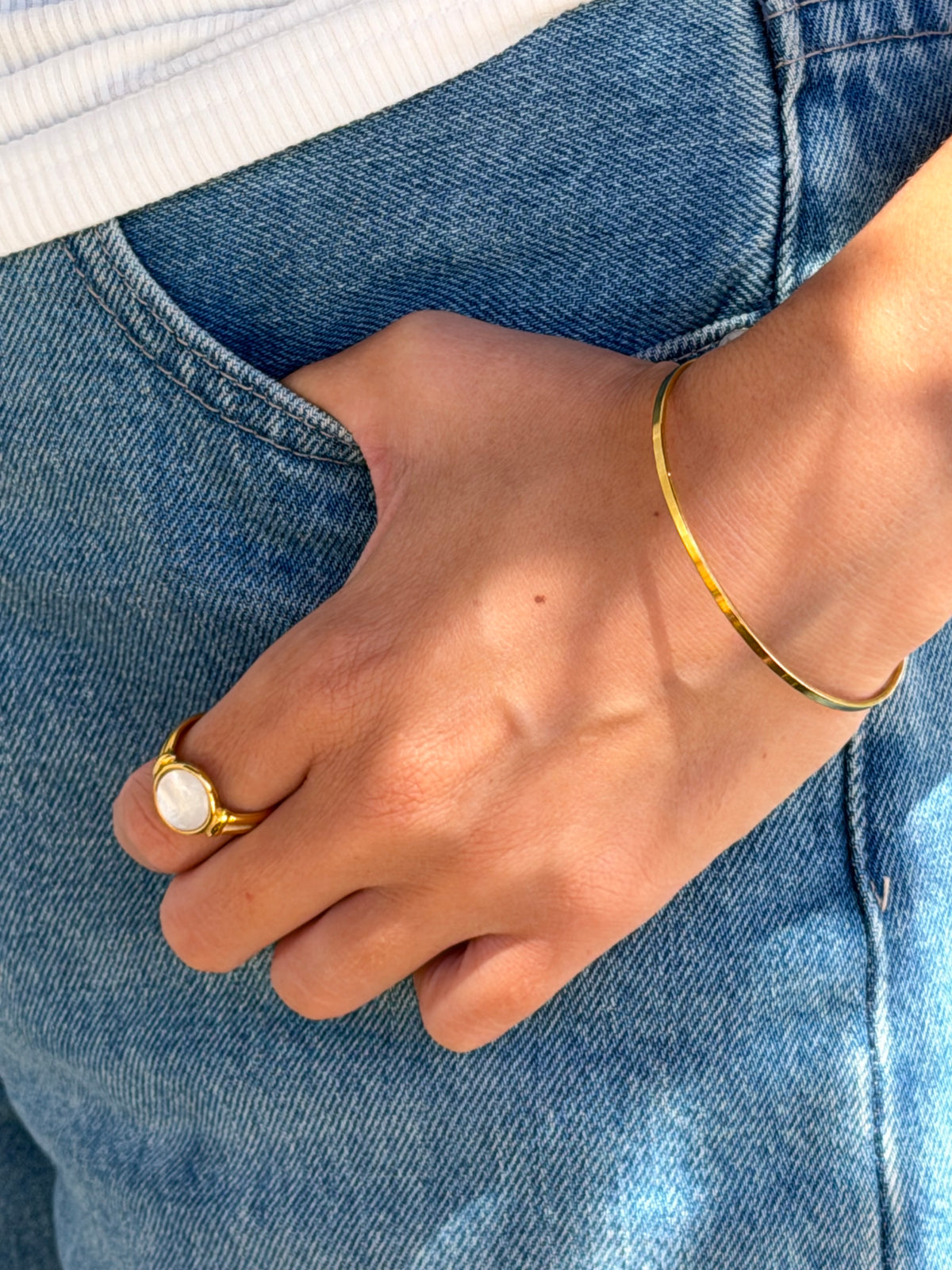 The Gentle bracelet gold