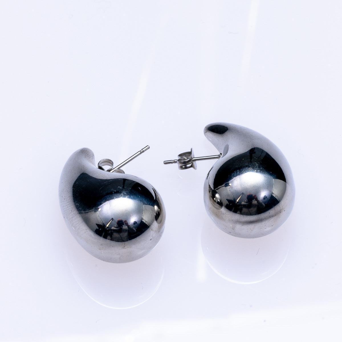 ESSIE EARRINGS - Silver