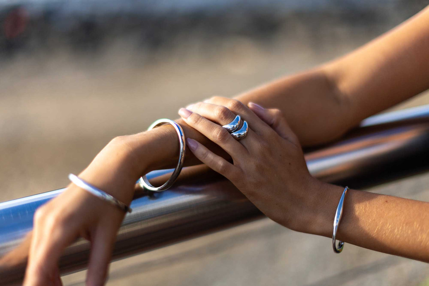 THE FORM BANGLE -Silver