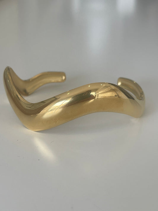 The wave bangle