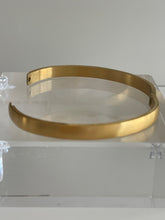 Load image into Gallery viewer, THE FORM BANGLE MATT
