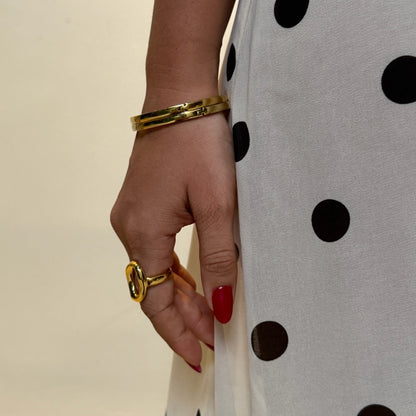 The Form Bangle - Gold