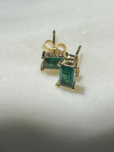 Load image into Gallery viewer, Jade stud earrings
