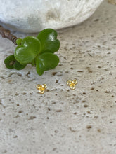 Load image into Gallery viewer, 3 DOT EARRINGS
