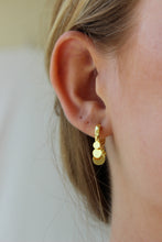 Load image into Gallery viewer, THE DISQUE EARRING
